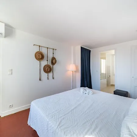 Superbe Duplex Lumineux A Deux Pas Du Centre *